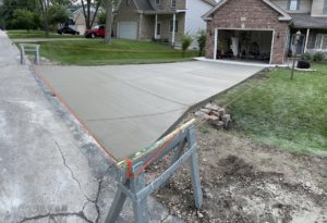 new concrete driveway installation in Elmhurst, Illinois by Mynor Concrete